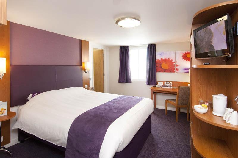 Premier Inn Bristol South Ngoại thất bức ảnh