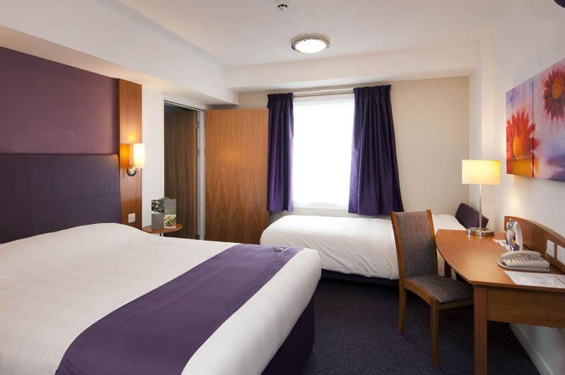 Premier Inn Bristol South Ngoại thất bức ảnh